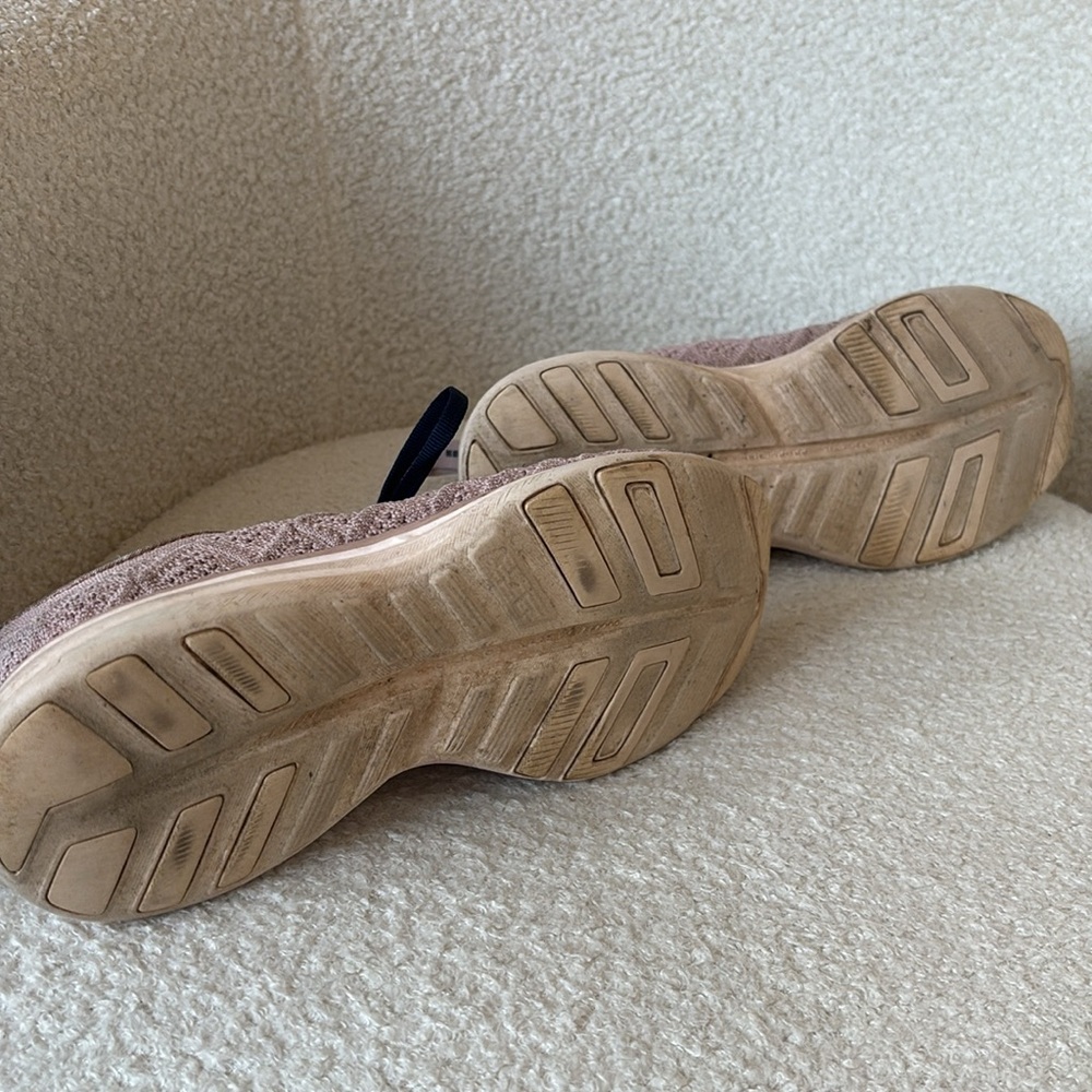 APL Running Shoes - Picture 3 of 4